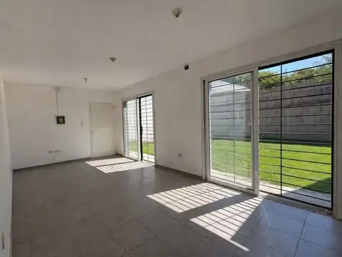 Casa en Venta en Saldan, USD 77.000