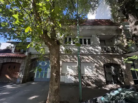 Deposito con departamento en Macrocentro