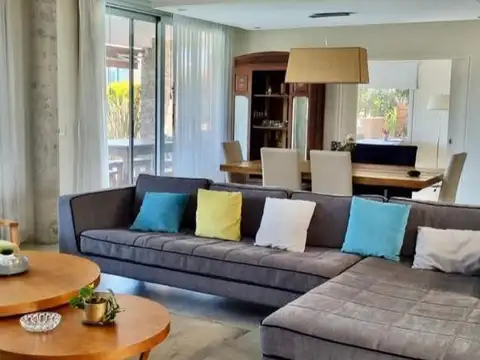 Casa en Alquiler Temporal al Oeste