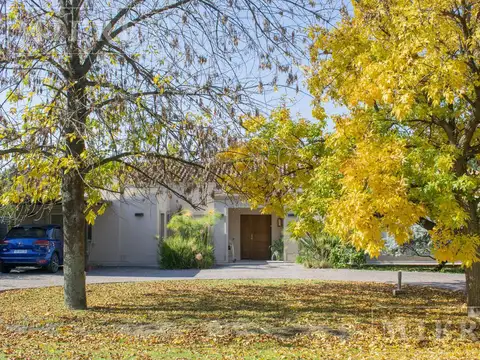 Casa en venta desarrollada en Olivos Golf Club, Ruta Panamericana Pilar km 32