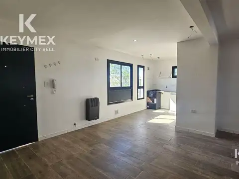 Departamento en Alquiler en Los Hornos, $ 630.000