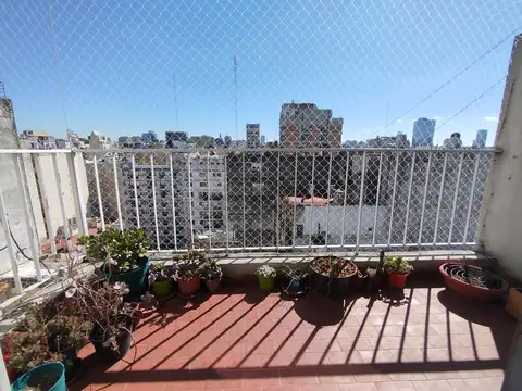 Rivadavia al 1700 entre Callao y Rodriguez Peña