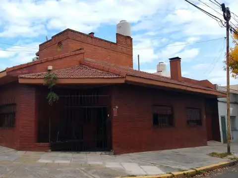 Casa en Venta en excelente estado.