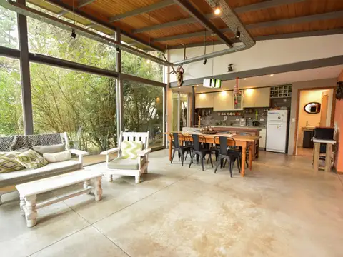 Casa 3 ambientes con 2 baños