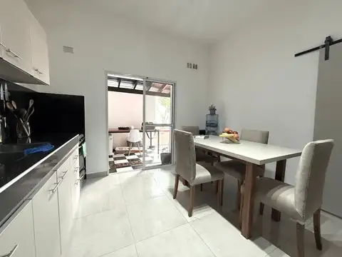 Depto Tipo Casa en Venta de 5 ambientes