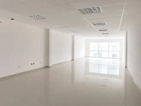 Local en Alquiler en Barrio Tres Cerritos, $ 7.000.000