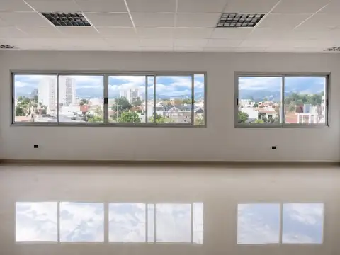 REYES CATOLICOS AL 1200 LOCAL EN ALQUILER 750 M2