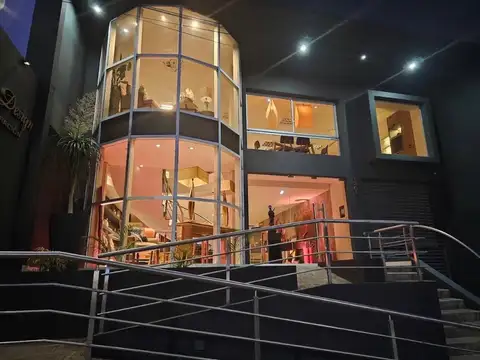 Local en Alquiler en Barrio Tres Cerritos, $ 7.000.000