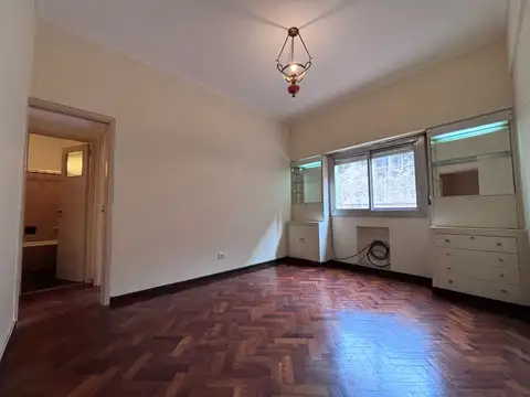 Pasteur 500, Piso 2