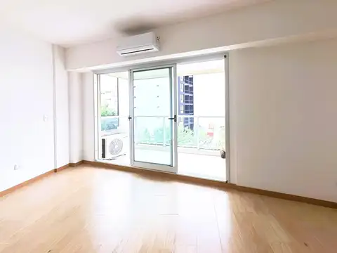 Monoambiente al Frente con Balcón – Muy Luminoso – Oportunidad