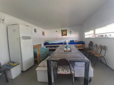 VENTA-CASA-  FRENTE AL ARROYO CON PILETA-PERMUTA