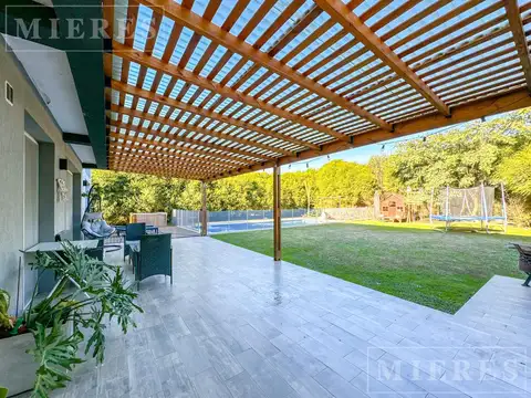 Casa 5 ambientes con 4 baños