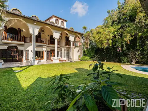 Casa en Acas.-B.Parque Aguirre