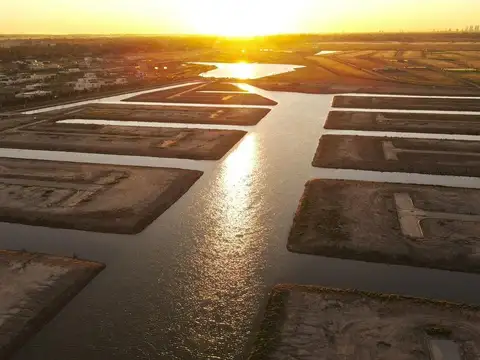 VENTA LOTE 504M2 FUNES LAKES