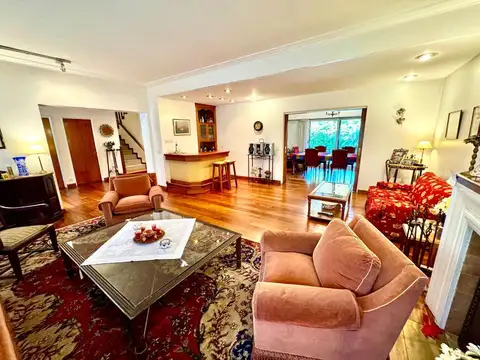 Casa 5 ambientes con 3 baños