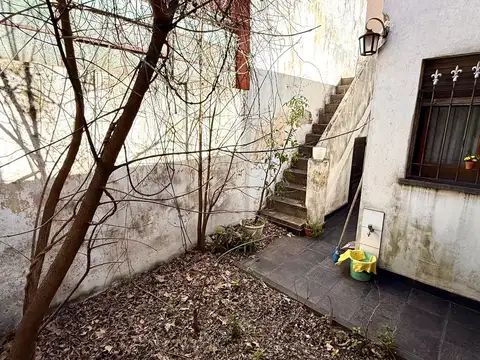 Casa en venta de dos dormitorios APTO CRÉDITO - Rosario, Azcuénaga