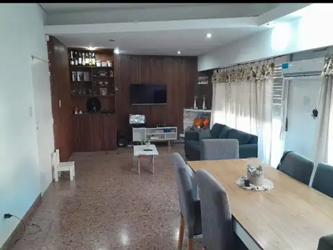 Terreno en Venta en Villa Luzuriaga, USD 190.000