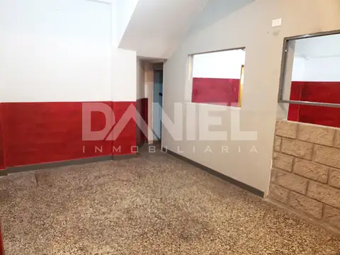 LOCAL COMERCIAL EN ALQUILER EXCELENTE UBICACION! SOBRE AV. BELTRAN, A METROS DEL TRIÁNGULO.