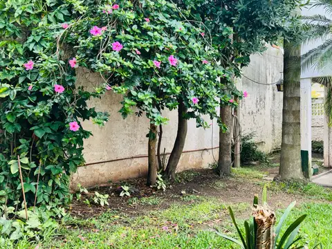 Casa en venta Don Torcuato-3amb-departamento independiente.