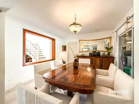 Casa 6 ambientes con 3 baños