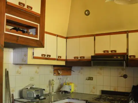 TIpo Casa- PH 3 AMBIENTES FRENTE, PATIO, BALCON