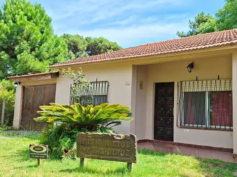 Casa 5 ambientes en Venta Pinamar Gas Natural.