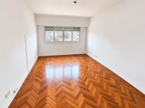 Belgrano 200, Piso 4