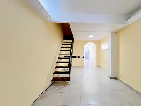 Venta duplex 3 amb barrio Villa Primera c cochera