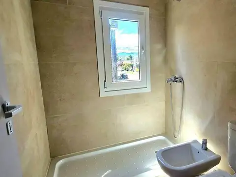 Casa 3 ambientes con 2 baños