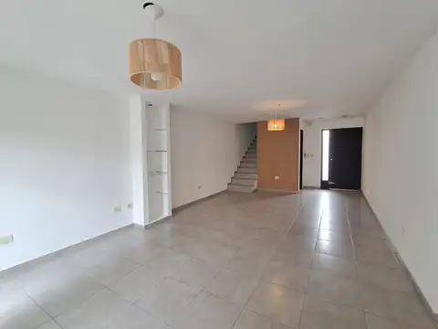Depto Tipo Casa en Venta de 4 ambientes