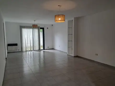 Depto Tipo Casa en Venta de 3 dormitorios