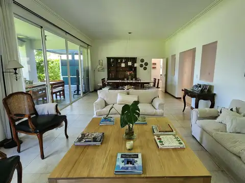 Casa en Venta al Oeste