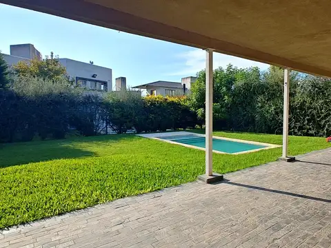 Casa en Alquiler al Norte