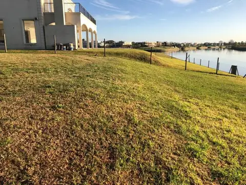 Terreno en Venta de 953,0 m2