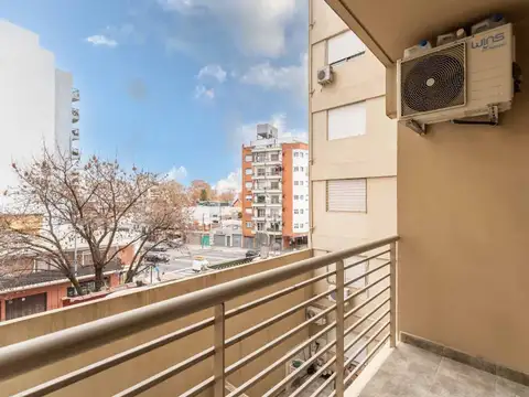 Venta 2 Amb Balcón Contrafrente Parque Avellaneda
