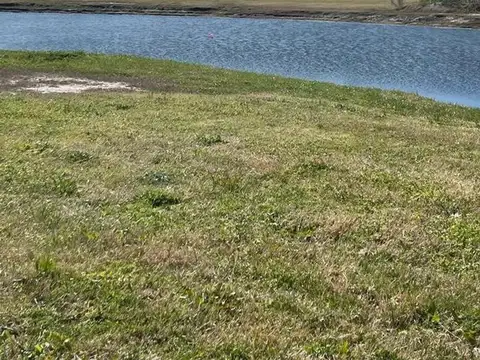 Lote al Lago en El Naudir