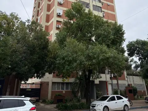 Departamento de 2 dormitorios con balcon en microcentro
