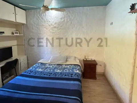 Casa 6 ambientes con 1 baño
