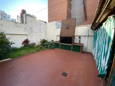 Casa, tipo PH, en venta. Morón.
