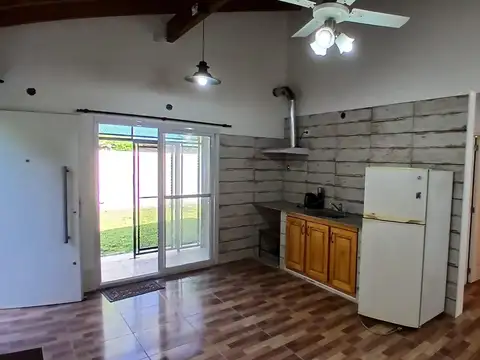 Casa 2 ambientes con 1 baño