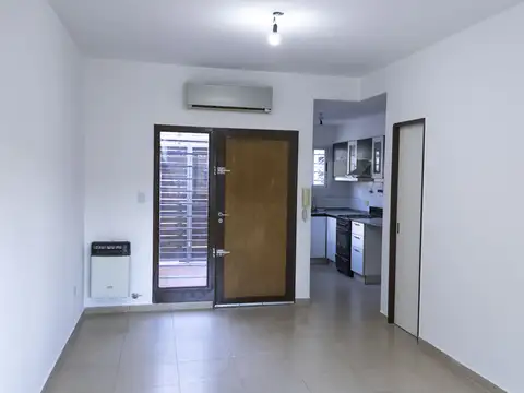 Presidente Hipólito Yrigoyen 2800, Piso 1°