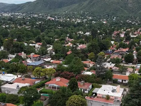 Hotel en Venta en Playas De Oro, USD 130.000