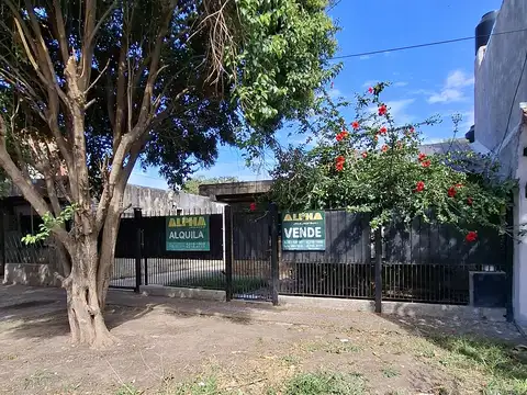 Casa de 4 amb. con quincho y entrada p/ auto en alquiler y venta | Berazategui