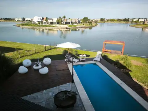 VENTA CASA A LA LAGUNA AREA 9 SAN SEBASTIAN