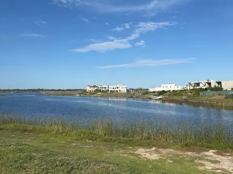 Lote en Barrio Cerrado Puertos del Lago Costas -Escobar