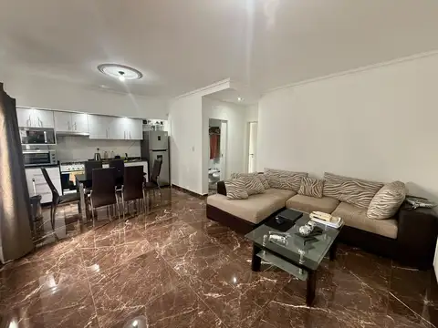Departamento Dos Ambientes con Terraza Propia y Dos Balcones en San Justo
