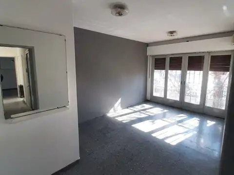 Departamento calle Rivadavia ciudad