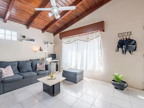 Casa 4 ambientes con 1 baño