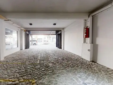 Lascano 6000, Piso PB