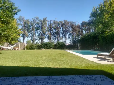 Casa en Alquiler Temporal con 1 cochera